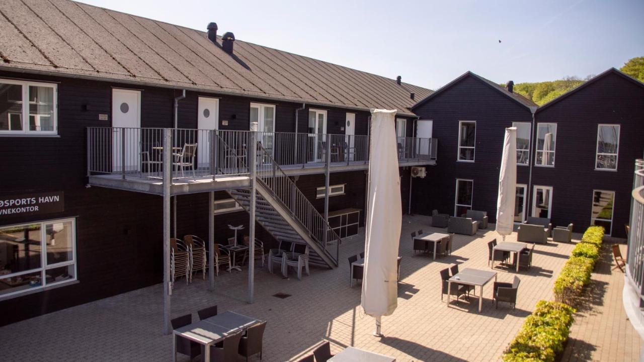Hotel Strandtangen Скиве Экстерьер фото