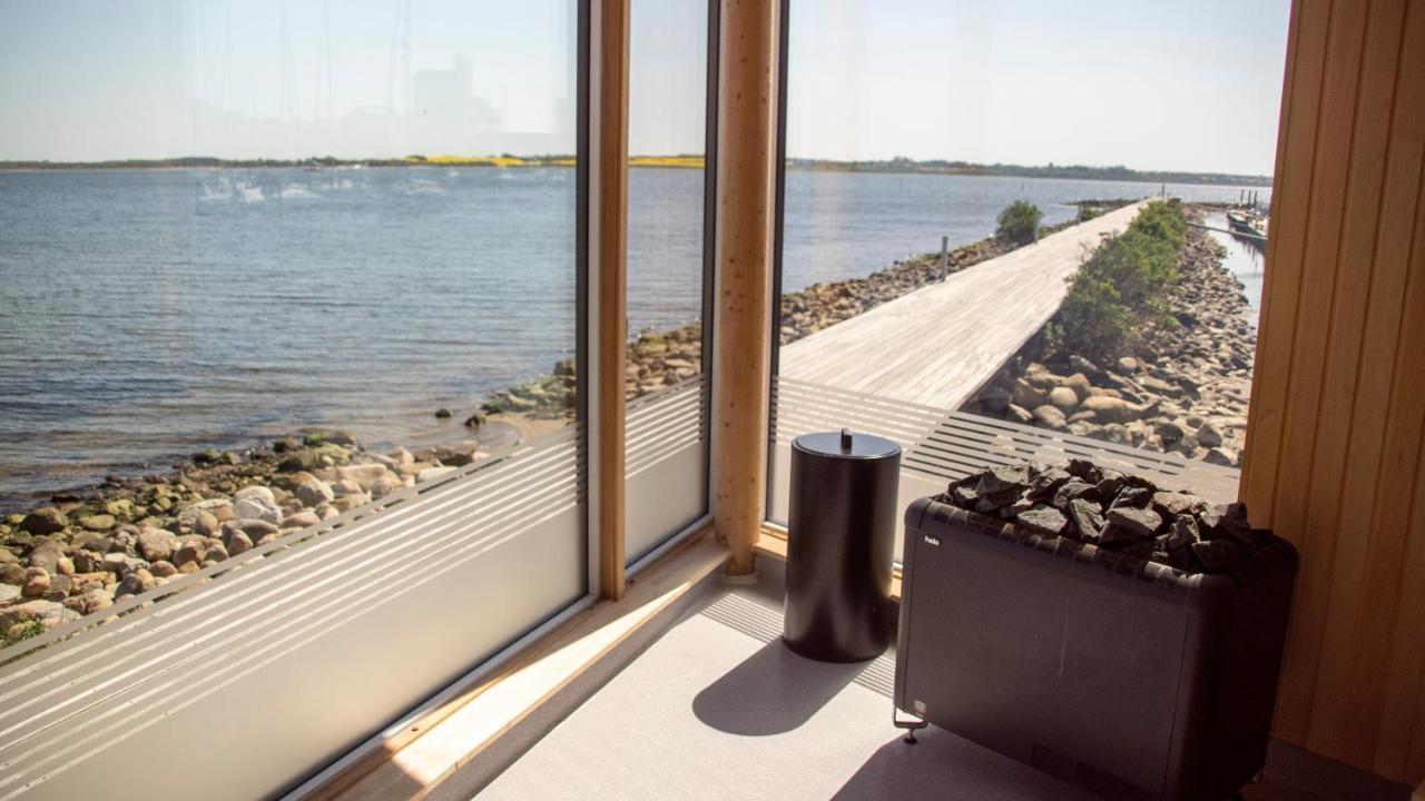 Hotel Strandtangen Скиве Экстерьер фото