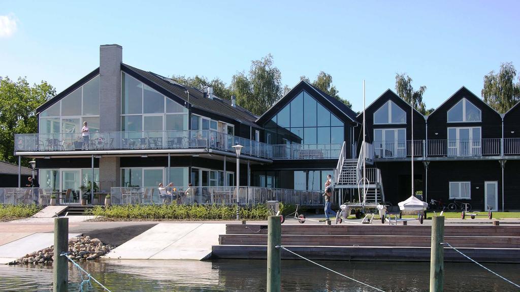 Hotel Strandtangen Скиве Экстерьер фото